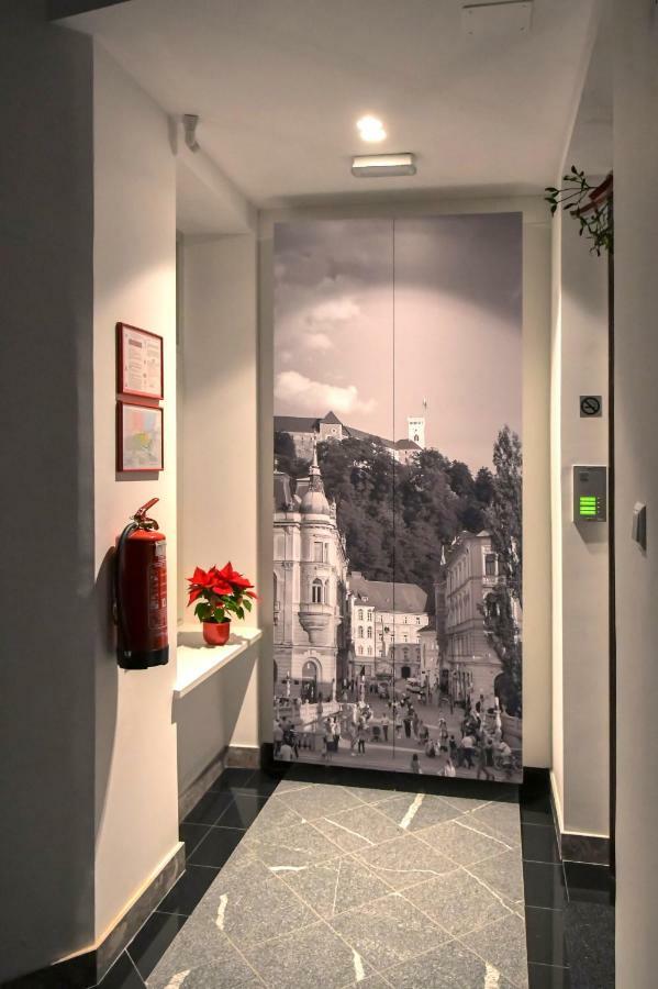 City Centre Chic Apartment Ljubljana 1/4 Exterior photo